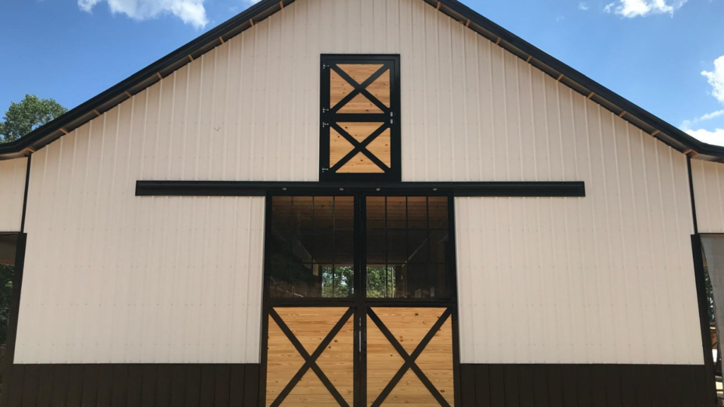 Beautiful barn with two dutch doors